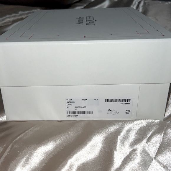 Alexander McQueen oversize sneakers with crystals. Size 38.5 - Picture 9 of 9